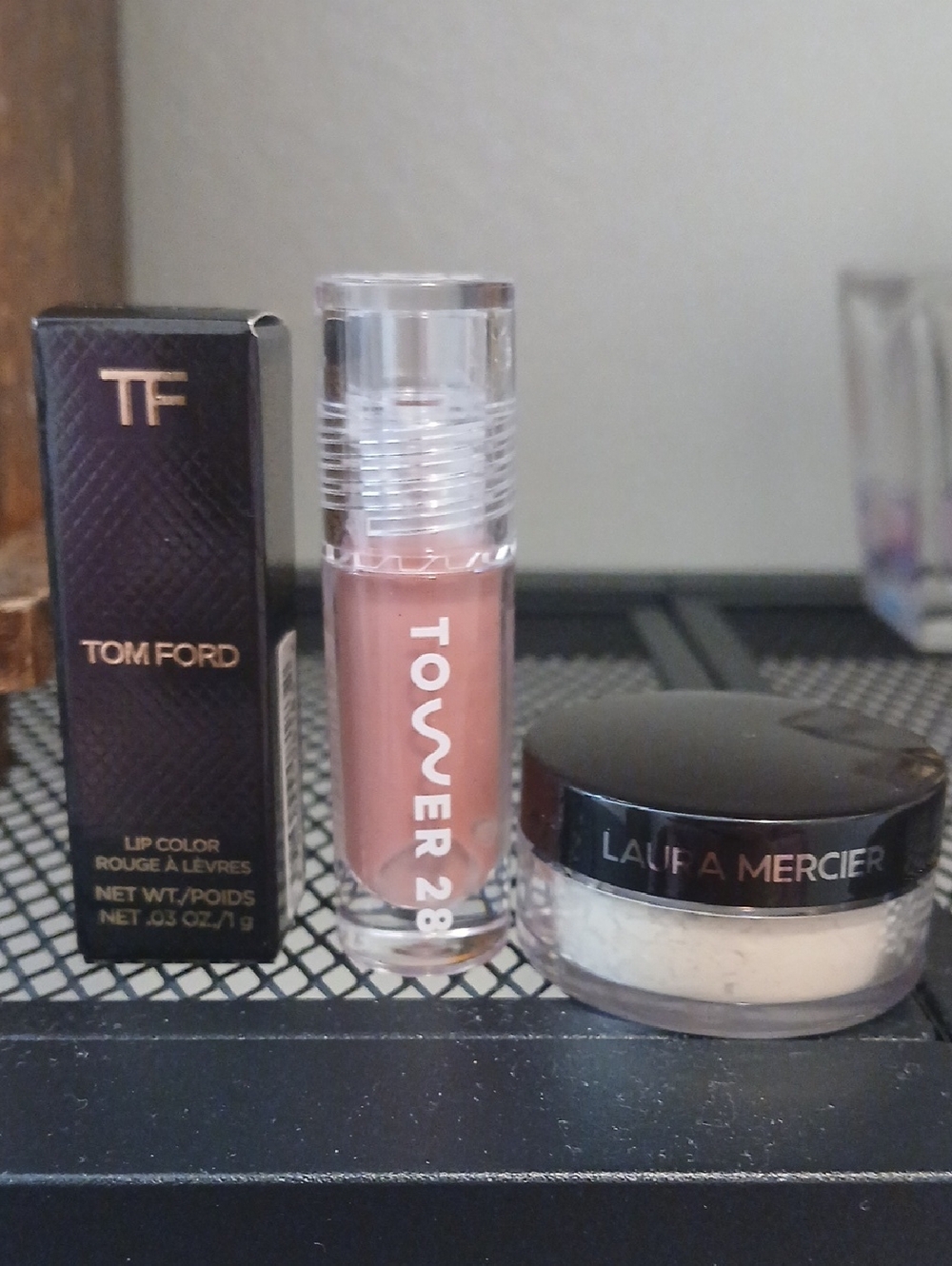 Lippies And Setting Powder Bundle